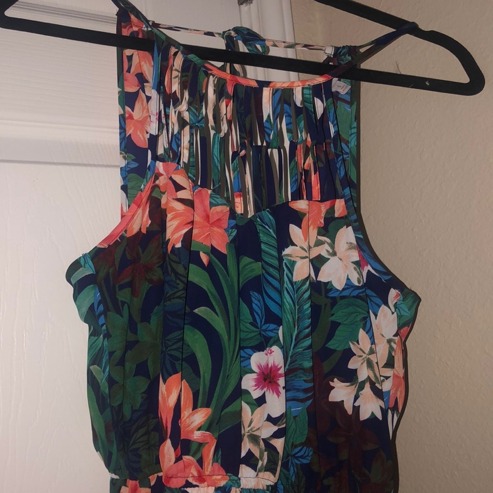 Dress - Picture 2 of 3